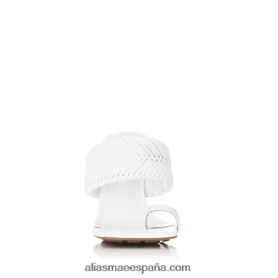 cuero marfil Alias Mae lewie NVV6BT59